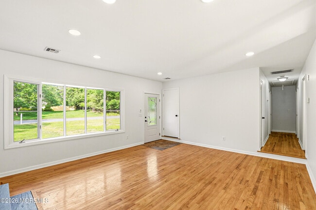 Photo - 2021 Paterson Ave