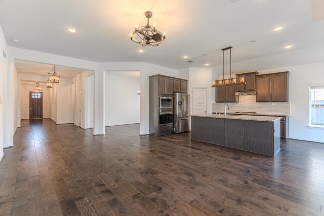 Building Photo - 3439 Cres Vista Dr