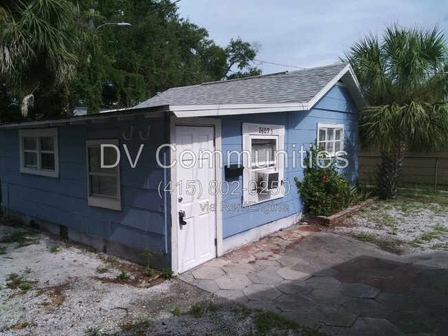 Building Photo - 2609 4th St S Unit 2