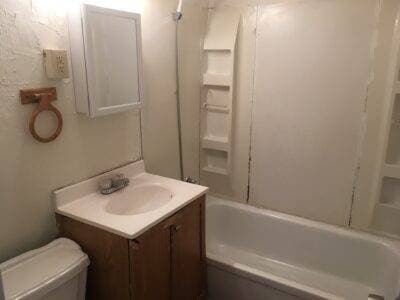 Photo - 1757 Huron Rd SE