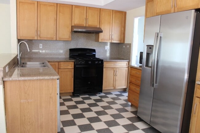 Photo - 151 Grenadine Way