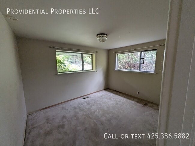 Photo - 714 100th Ave SE