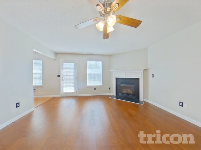 Photo - 6985 Borowood Ln