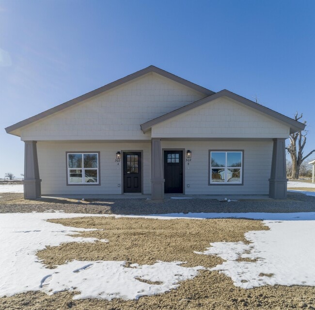 Building Photo - 304 W Truman Dr Unit 1