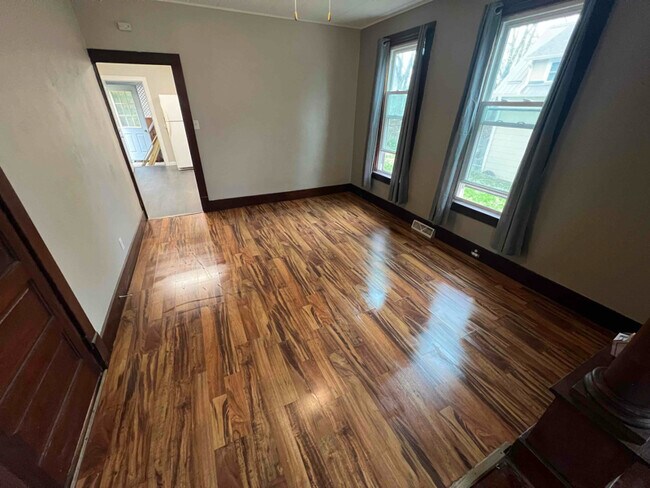 Photo - 2279 Foye St