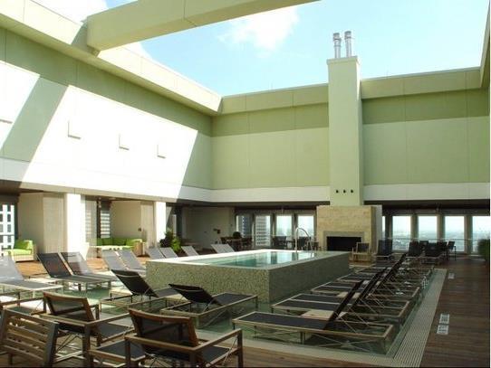 Photo - 350 N Ervay St Unidad 100 c1