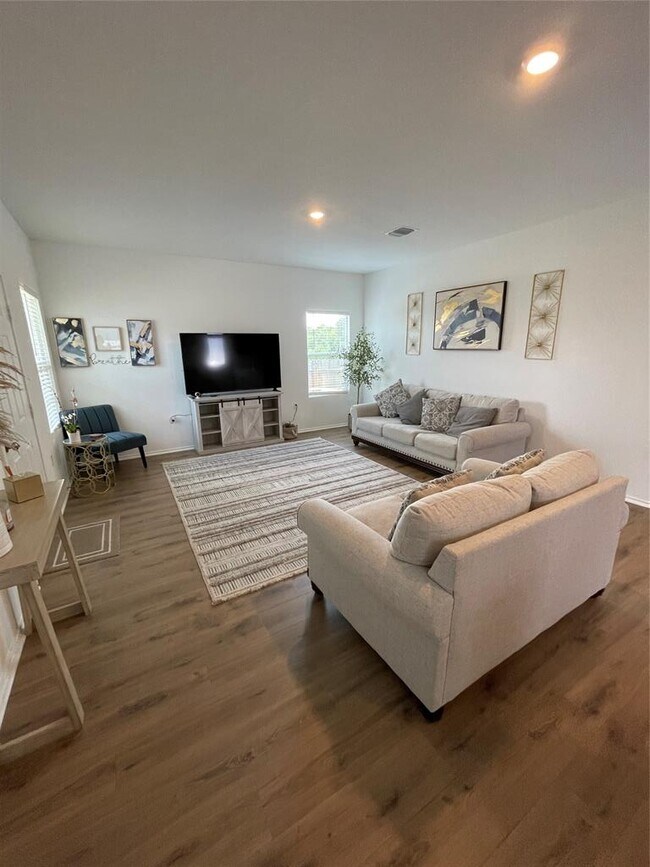 Photo - 2821 Dezmond Diamond Ct