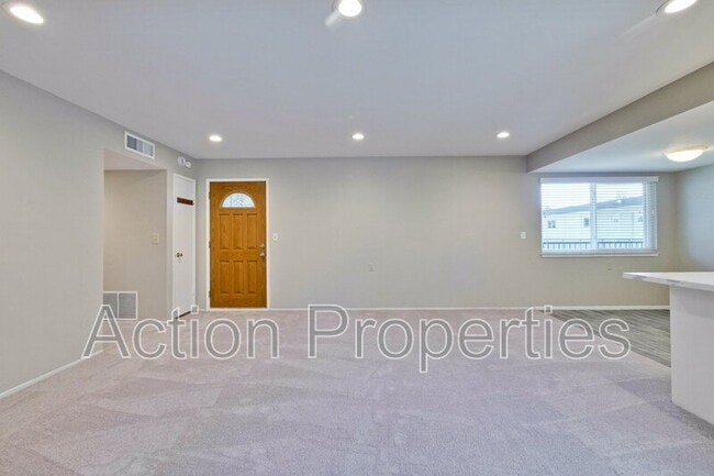 Photo - 14225 Lora Dr