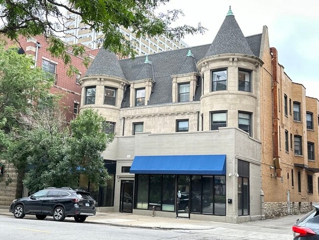 Photo - 4715 N Sheridan Rd Condo Unit S22
