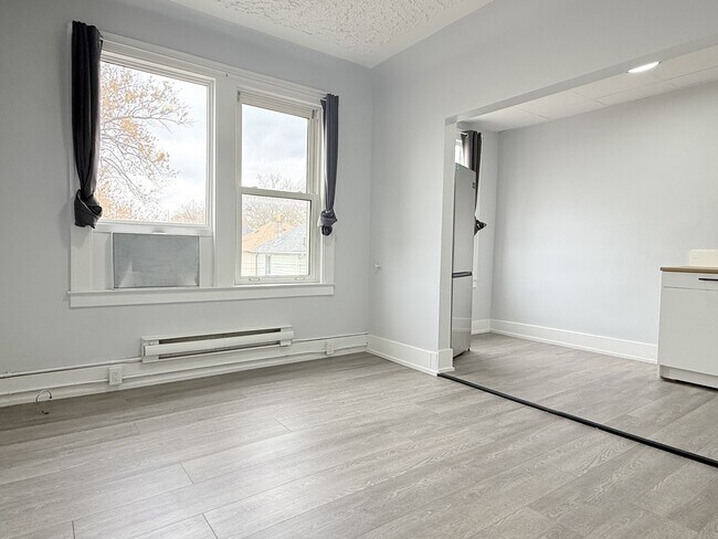 Photo - 1495 Gladstone Ave Unit 306