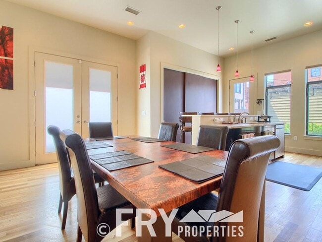 Photo - Spacious Duplex in the Heart of Downtown