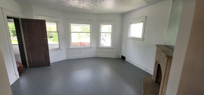 Photo - 626 E 130th St Unit UP 2nd FL