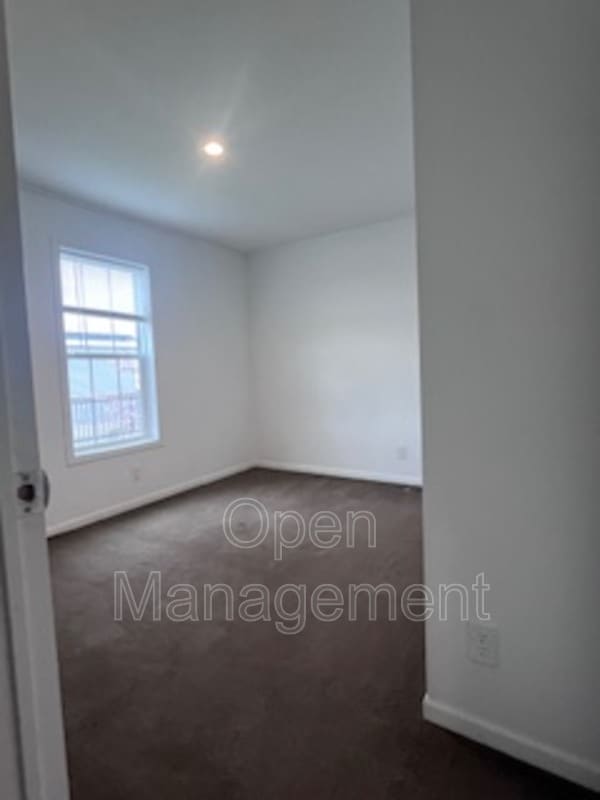 Photo - 511 E 1st St