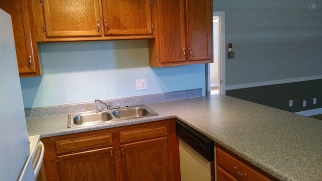 Photo - $940/Bedroom | 2BR/1BA Condo Near UTK | Pa... Unit FPA302 BR1 (HOLD)