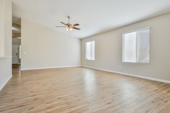 Photo - 810 E Amabisca Cir