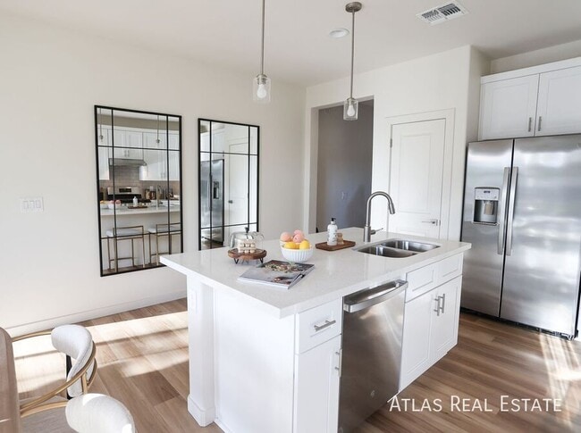 Photo - 1118 W Audrey Lane