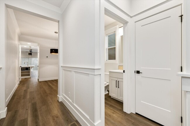 Photo - Luxury 3 bedroom house in Eagle for rent!