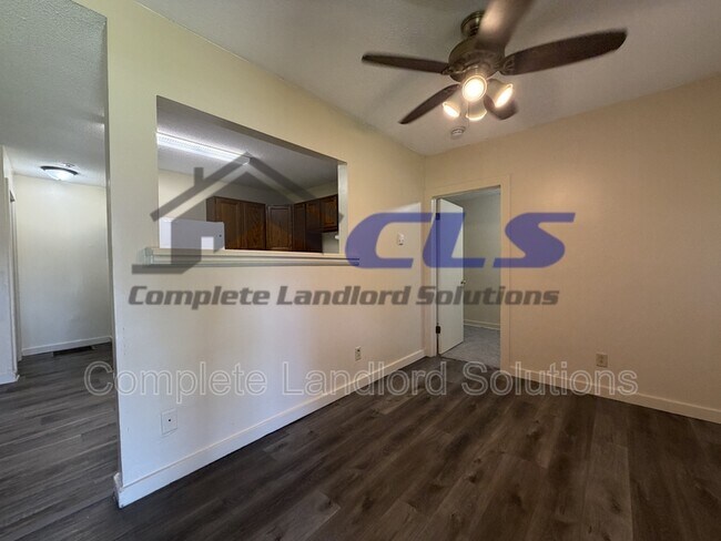 Photo - 1362 Chestnut St