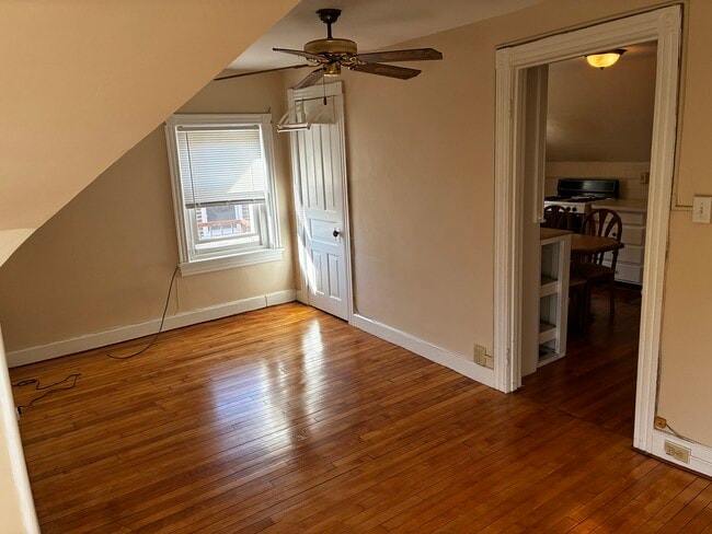 909 Linden St Unit 3
