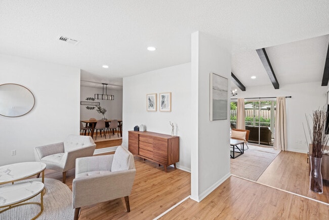 Photo - 1019 Larch Way