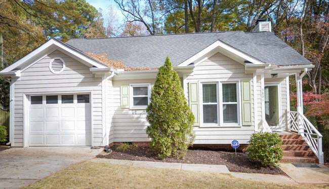 Building Photo - 3801 Lake Point Cir