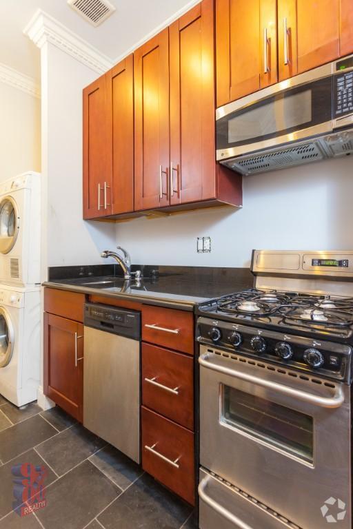 Building Photo - 234 W 14th St Unit 4E Rental