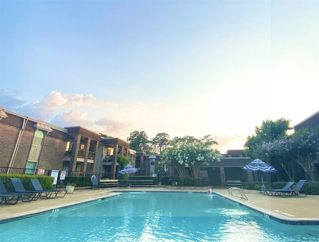 Building Photo - 7575 Katy Fwy Unit 115 Rental