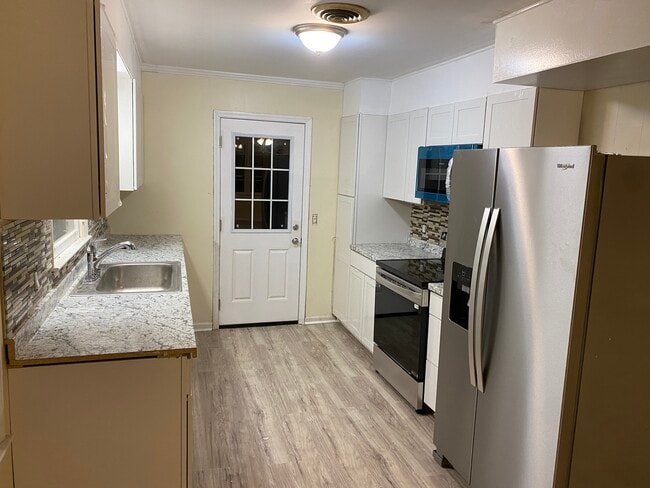 Photo - 374 E Monroe Ave