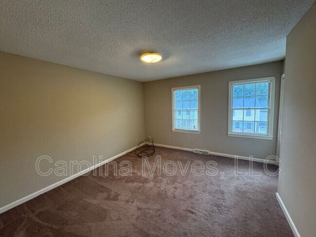 Photo - 172 Pine Creek Ct Ext
