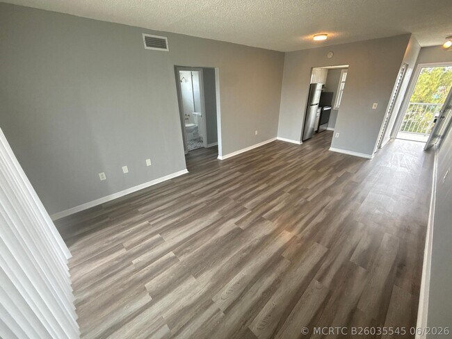 Building Photo - 2605 NW 135th St Unit 309