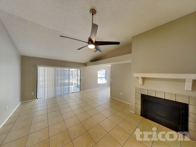 Photo - 470 N Sundance Dr