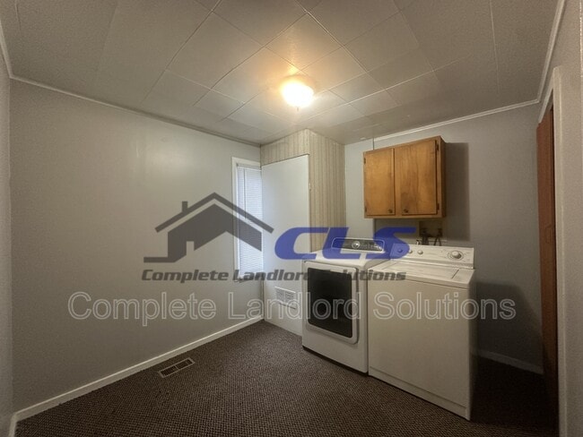 Photo - 916 Kussner St