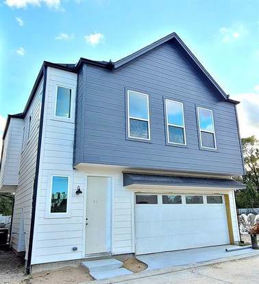 Photo - 311 Cyclamen St