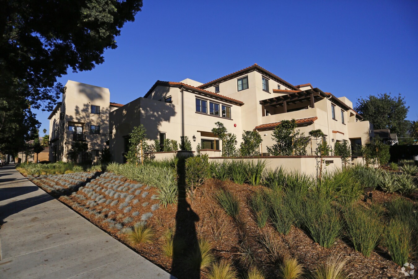 Mar Vista Apartments - Mar Vista Apartments