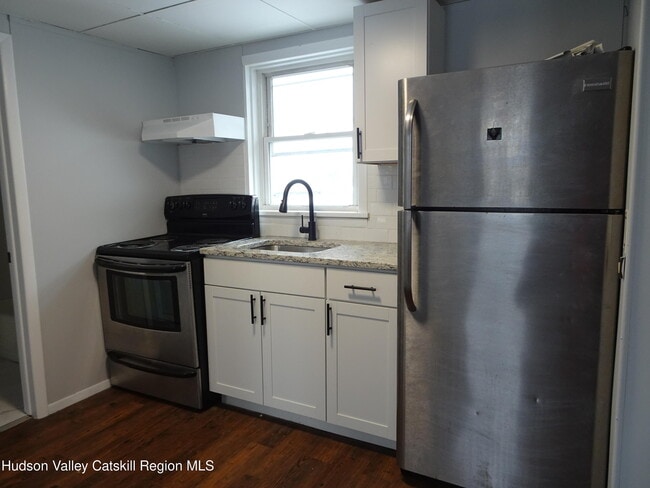 Photo - 921-923-923 Columbia St