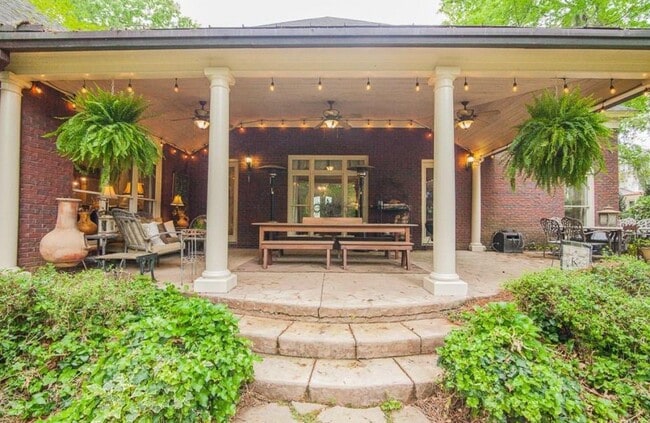 Photo - 8611 Wynford Pl