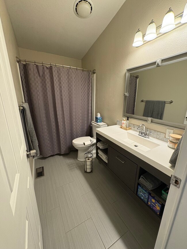 Photo - 150 S Golden Dr