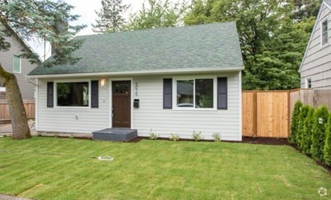 Building Photo - Charming 3-Bedroom Home with Spacious Yard...