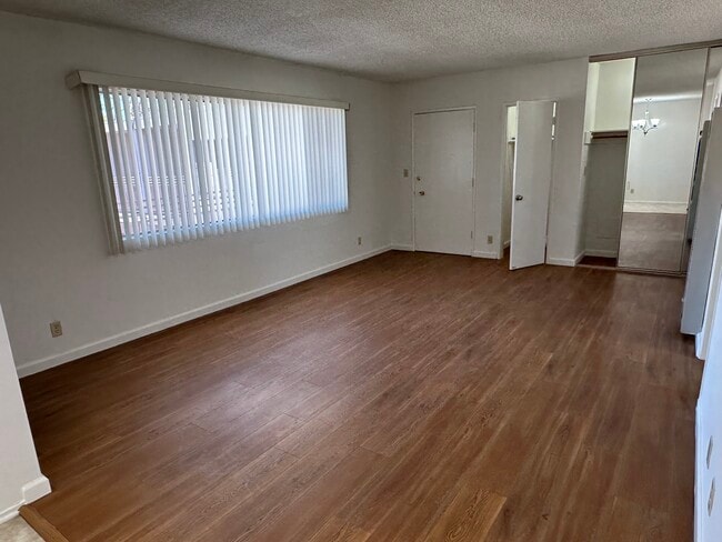 1009 N Hayworth Ave