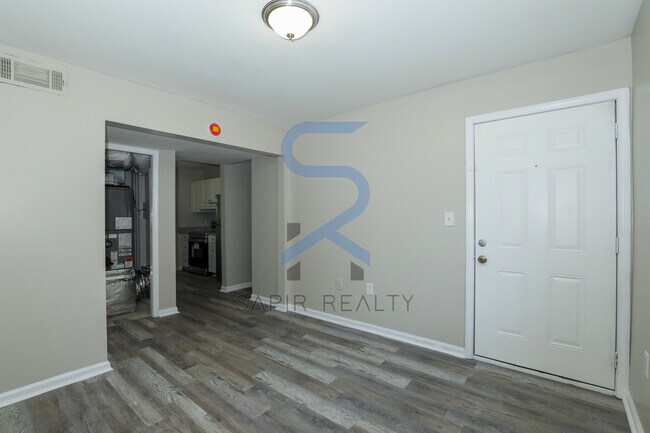 Photo - 166 Anderson Ave NW