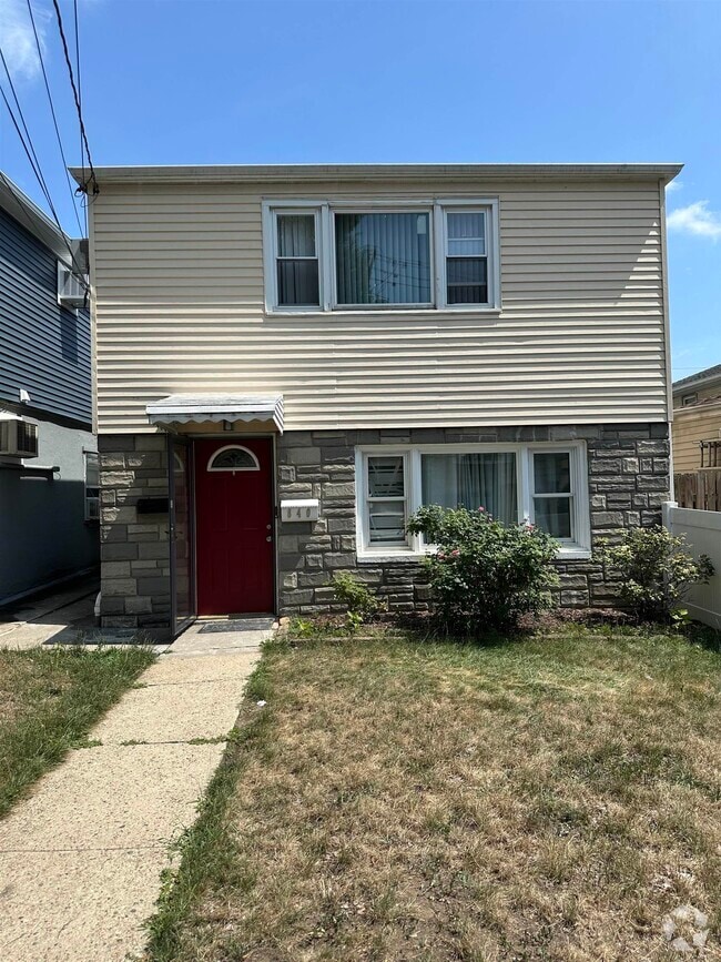 Building Photo - 840 8th St Rental
