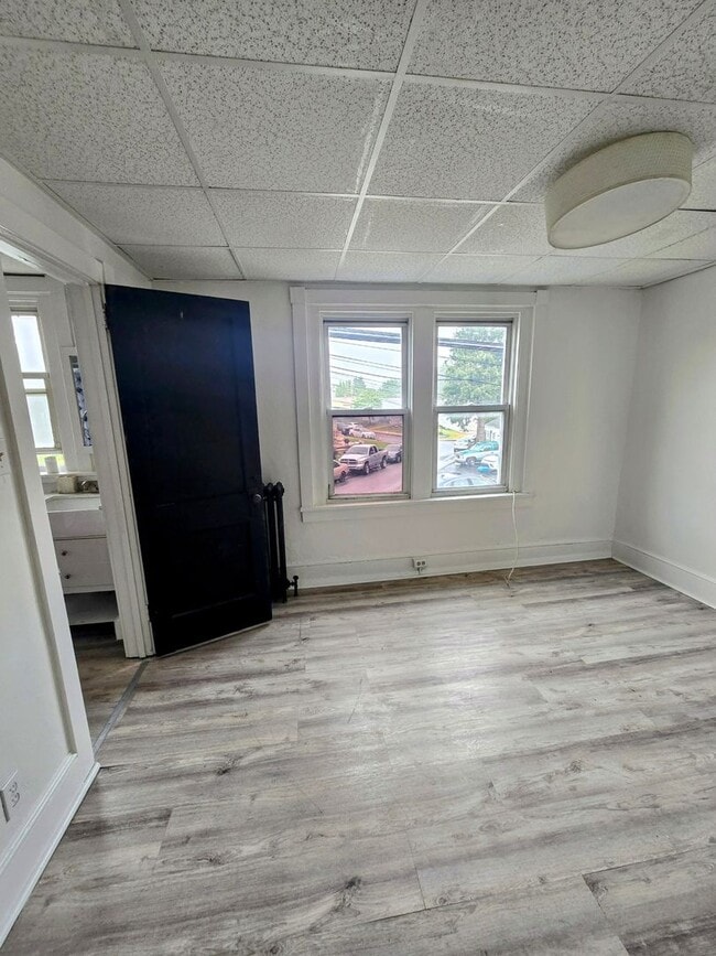 Photo - 140 Long St Unit 1