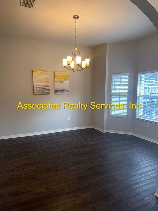 Photo - Spacious 4-Bedroom Home with Office in Portofino! LOOK!