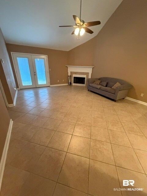 389 Clubhouse Dr