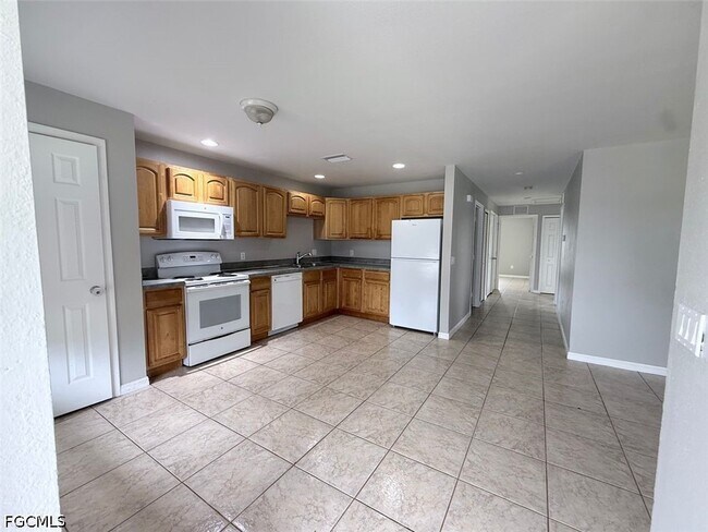 Photo - 208 Hightower Ave S