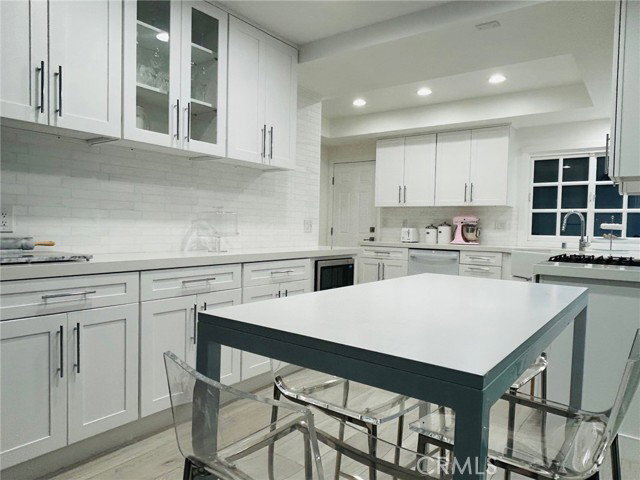 Building Photo - 446 Vista Roma