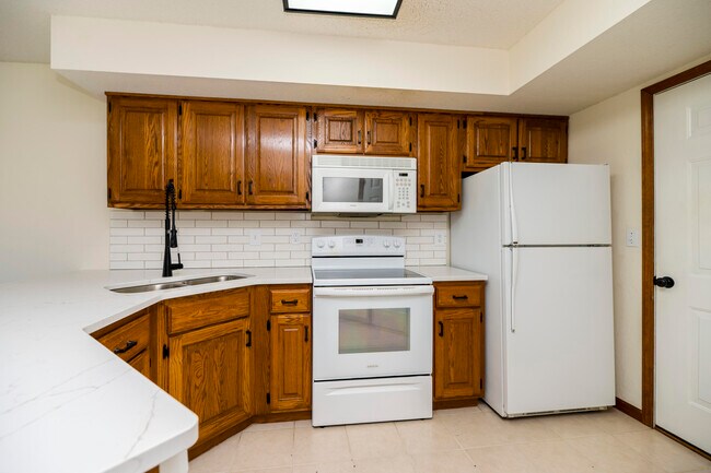 Photo - 13 Yorkshire Dr