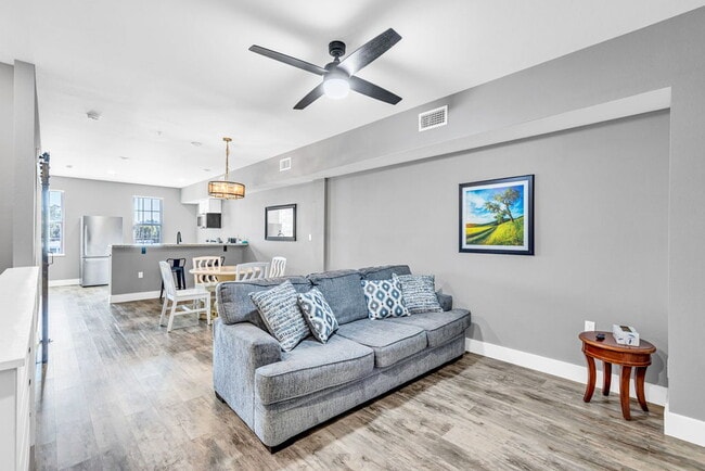 Photo - TDY, Cruisers Welcome!