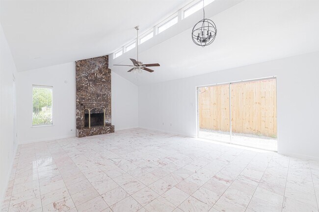 Photo - 13911 Locke Ln