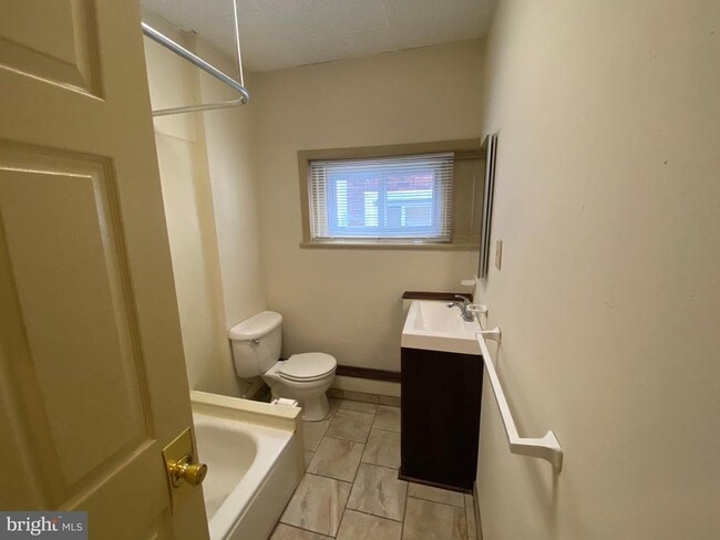 Photo - 3734 N Sydenham St